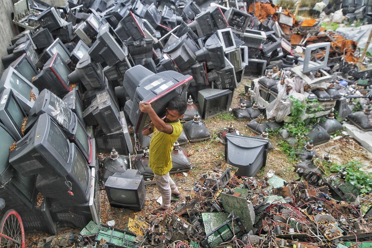 México entre los países que lideran el reciclaje de residuos electrónicos en América Latina En un contexto global donde los residuos electrónicos (RAEE) crecen a un ritmo sin precedentes, América Latina enfrenta un desafío urgente: desarrollar sistemas eficientes y seguros para su gestión. México ha logrado avances significativos en este campo, posicionándose como uno de los países más activos en la región en materia de reciclaje electrónico.